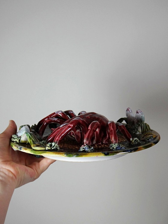 Image 1 of Assiette barbotine crabe trompe-l’œil Caldas da Rainha Portugal vintage