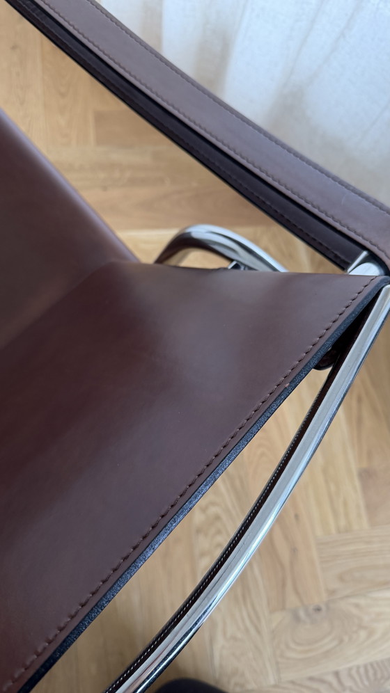 Image 1 of Poltrona Cassina LC1 di Le Corbusier