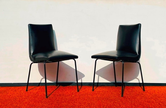 Image 1 of Paire de chaises Robert de Pierre Guariche pour Meurop. Vintage années 1960