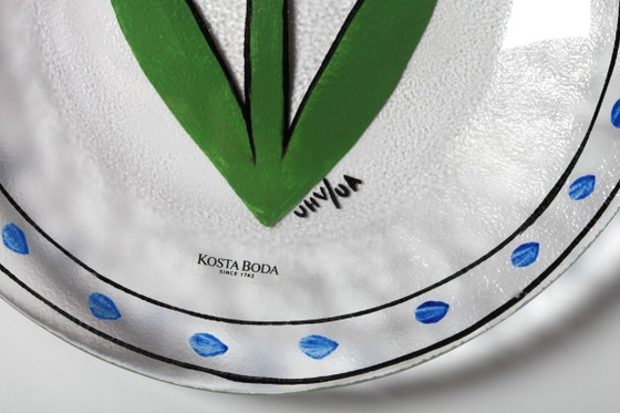 Image 1 of Assiette en verre Kosta Boda : Vintage Blue Tulip Design par Ulrica Hydman Vallien