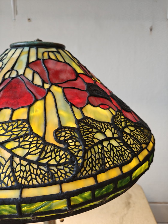 Image 1 of Reproduction of Tiffany poppy table lamp - bronze base