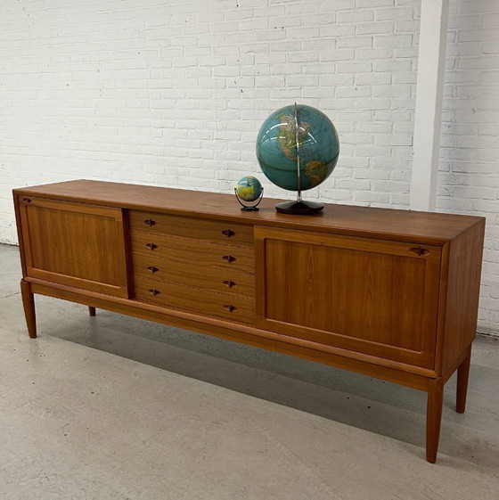 Image 1 of Deens teak dressoir H.W. Klein Bramin