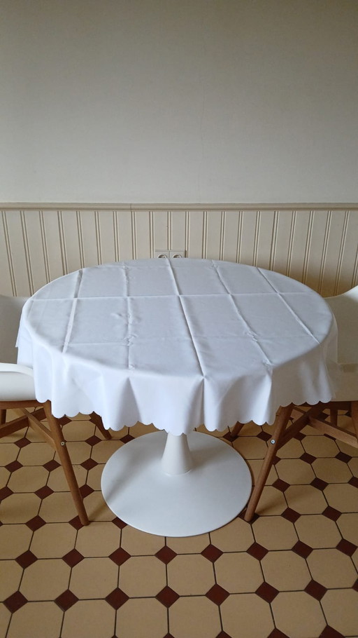 Nappe blanche ronde 140 nappes neuves dans l'emballage