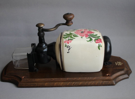 Image 1 of Macinacaffè vintage Zassenhaus da parete con contenitore in ceramica dipinto a mano, grande e pesante