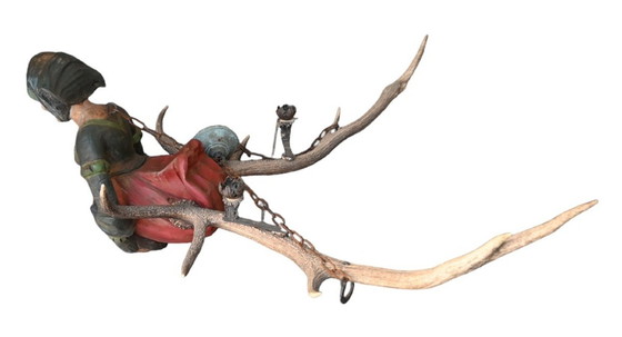 Image 1 of Candelabros de madera que representan a una dama noble medieval