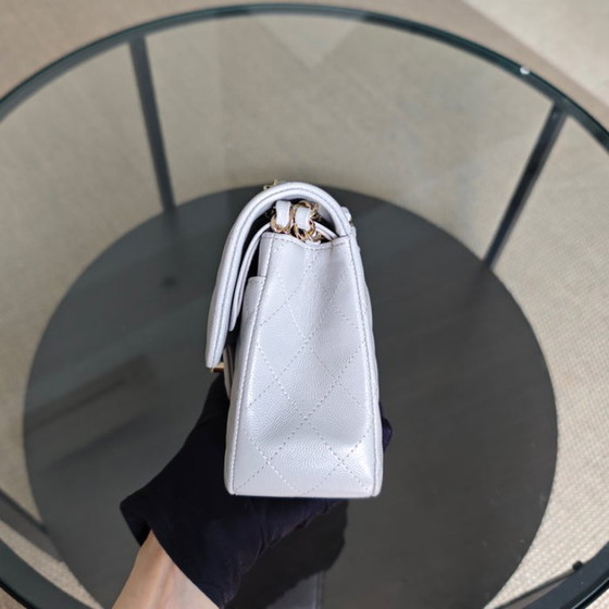 Image 1 of Borsa Chanel Classic Flap Small - Caviar 23CM trapuntata grigia, hardware color oro chiaro, microchip