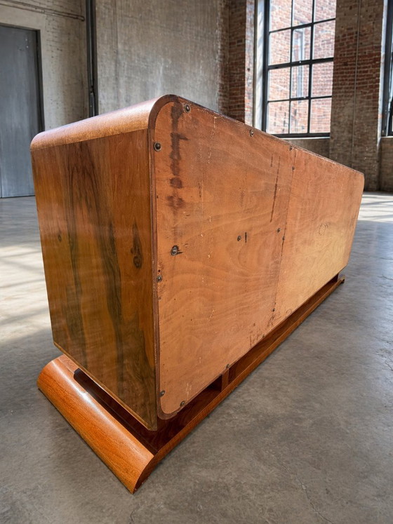 Image 1 of Sideboard/Schrank aus Walnussholz im Art-déco-Stil, 1930er–1940er Jahre, Mitteleuropa