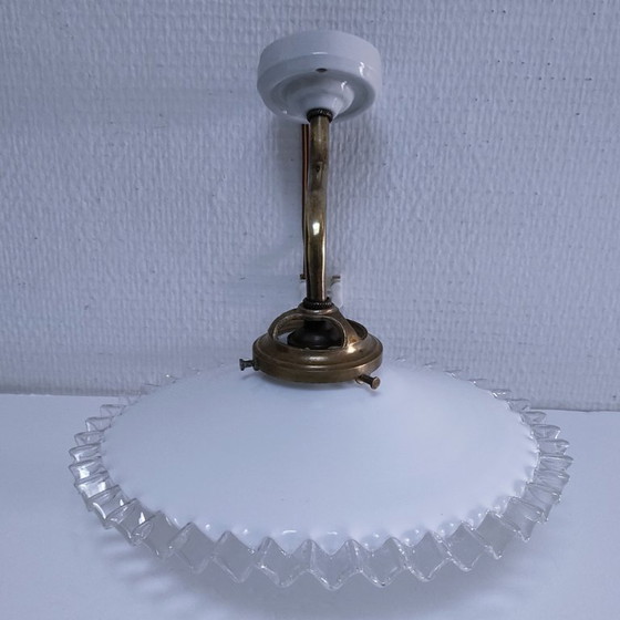 Image 1 of Opalen wandlamp, messing en porselein, begin 20e eeuw