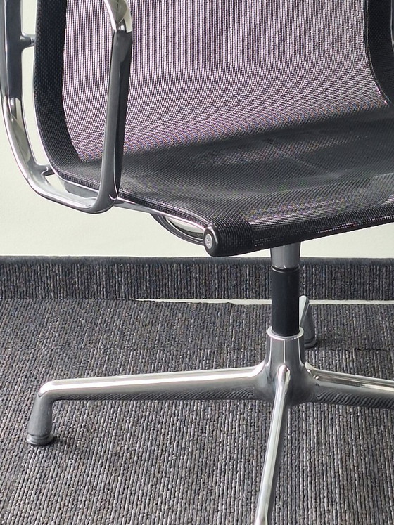 Image 1 of Vitra Eames Aluminium Chair EA 108