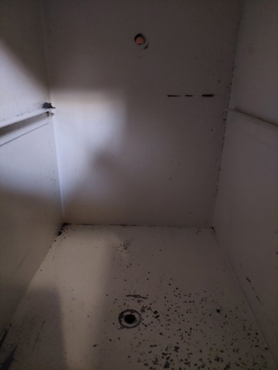 Image 1 of Robuster klassischer Tresor / Feuerschutzschrank – Schlüsselschloss – für Zuhause oder Büro