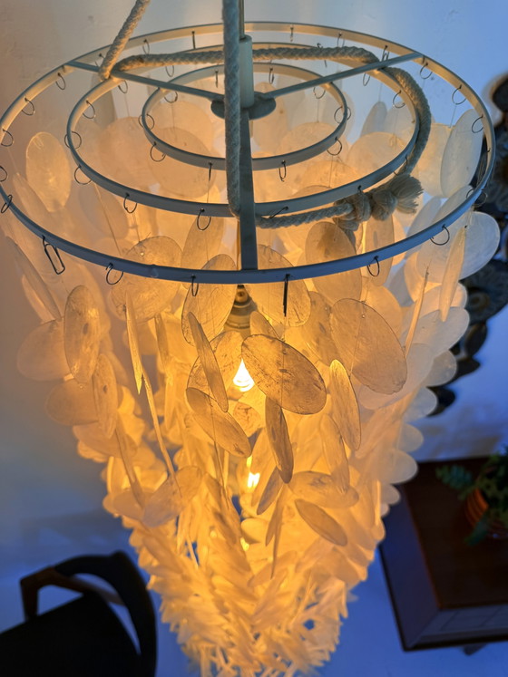 Image 1 of Lampada vintage XXL (200 cm) in conchiglia di capiz, Italia '80