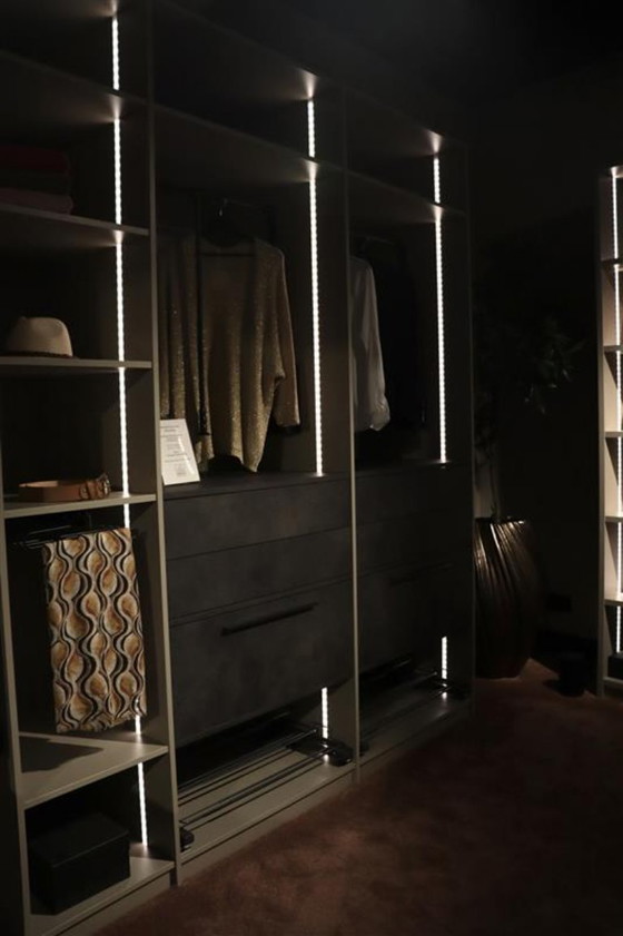 Image 1 of Kledingkast L-vorm