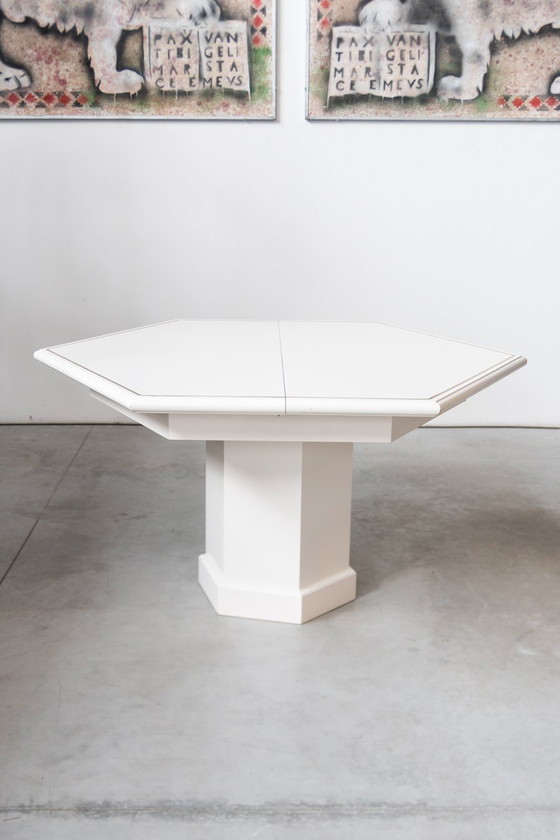 Image 1 of Table de salle à manger extensible Mario Sabot 1980S avec 5 chaises blanches laquées