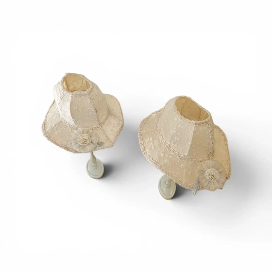 2 x Lampade barocche con forma unica a cappello, realizzate in pizzo e decorate con un grande fiore (photo 10 of 11)
