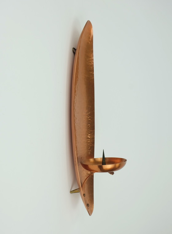 Image 1 of Excepcional candelabro de pared grande de mediados de siglo, de cobre martillado, de los años 50 y 60