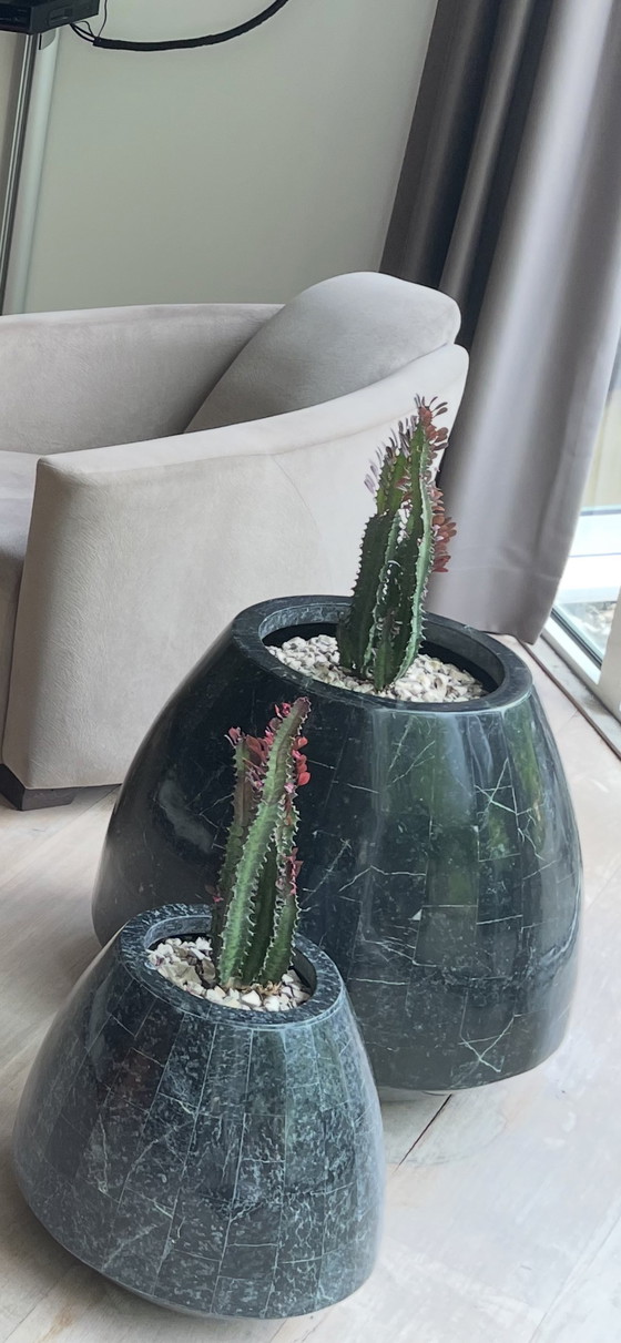 Image 1 of 2 macetas