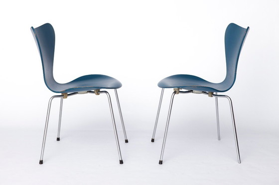Image 1 of 2 Arne Jacobsen Series 7 Chairs – Model 3107 – Fritz Hansen Vintage 1950s Dining Chairs