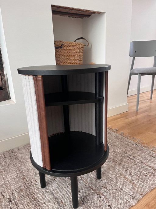 Mesa auxiliar Umage Audacious de roble negro, White Sands