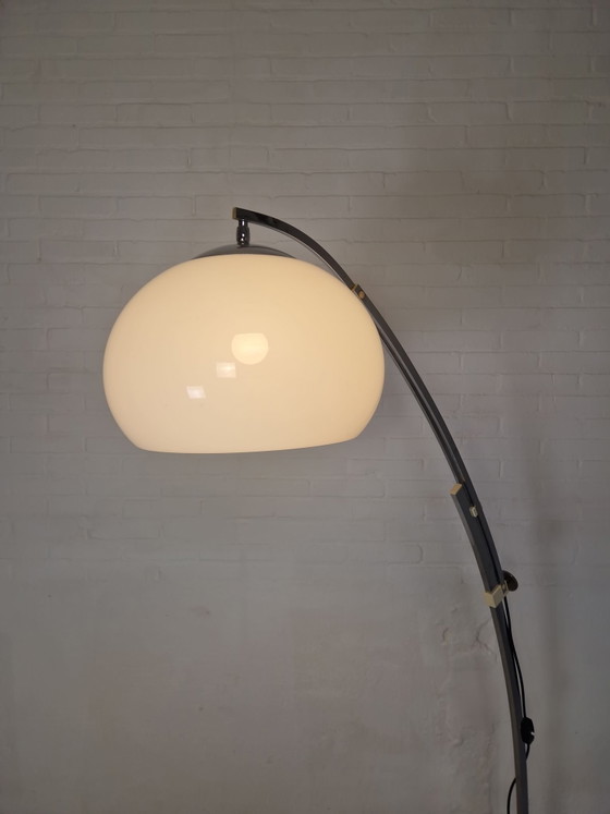 Lampada ad Arco Vintage Anni '70 – Lampade da terra, Vetro, Metallo (photo 6 of 7)