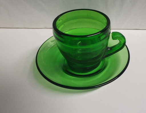 2046 Vintage Design Green Cups And Saucers