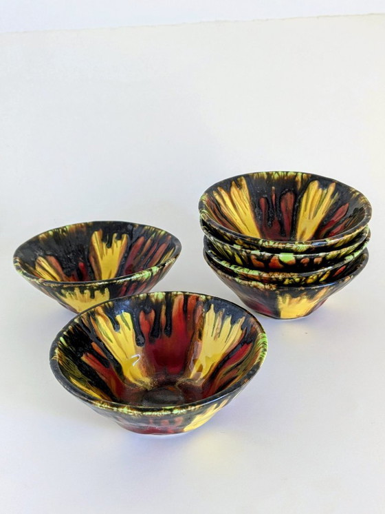 Image 1 of Set van 6 keramische kommen van Vallauris, gesigneerd.