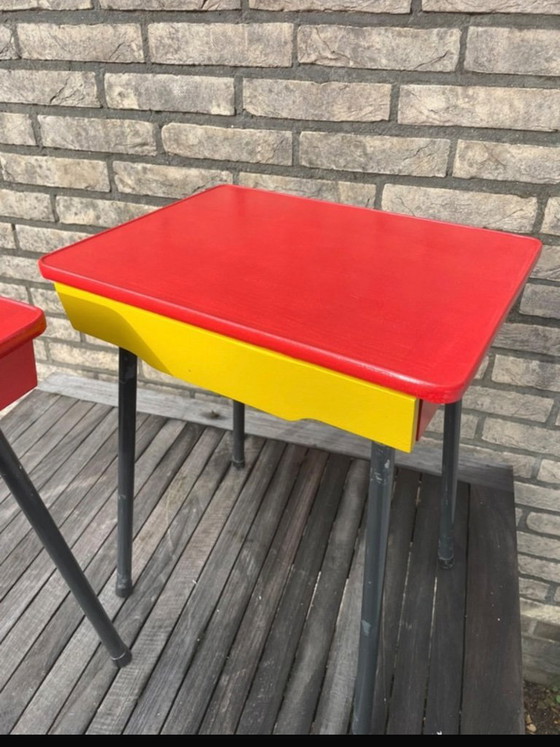 Image 1 of Comodini retrò rossi e gialli