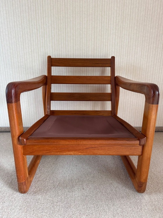 Image 1 of Deense houten fauteuil uit de jaren 60 zonder kussen