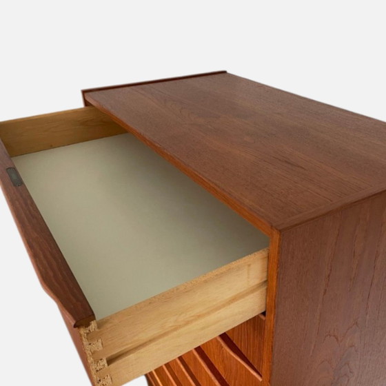 Vintage tall boy chest of drawers – Wood (photo 3 of 6)