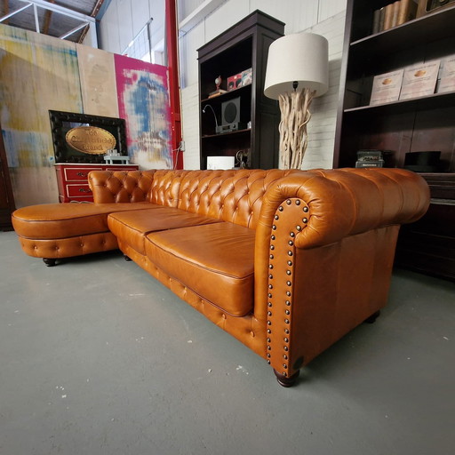 Classic Chesterfield Bank – SC Mosterdbruin, Leer