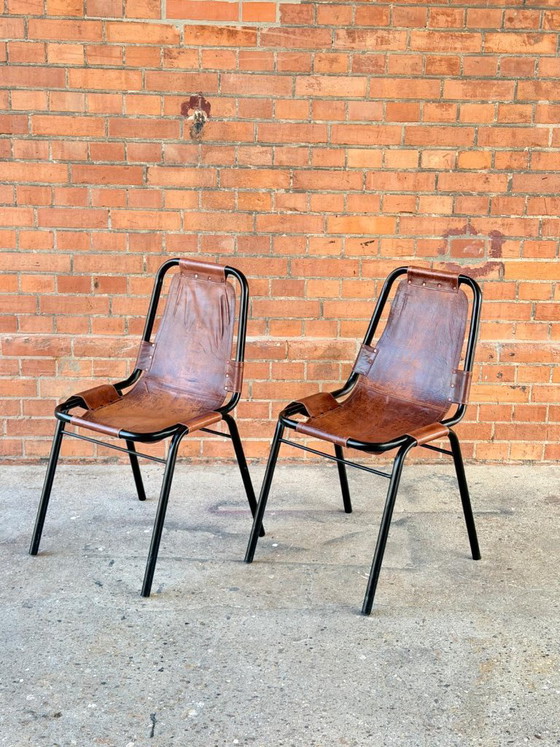 Set van 2 Vintage Les Arcs Stoelen van Charlotte Perriand | Dal Vera Cognac Lederen Stoel Jaren 70 (photo 2 of 8)