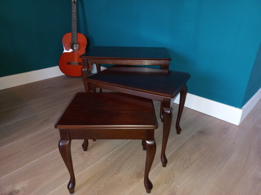 Nestbaar bijzet tafel