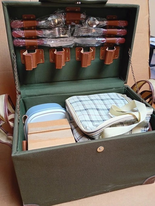 4 persoons luxe stoffen picknickkoffer - Sagaform