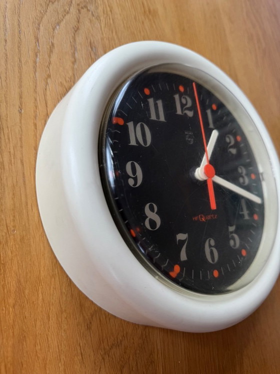 Image 1 of Vintage Philips kunststof wandklok, jaren 70