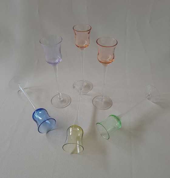 Image 1 of Vintage gekleurde likeurglazen, 6 stuks