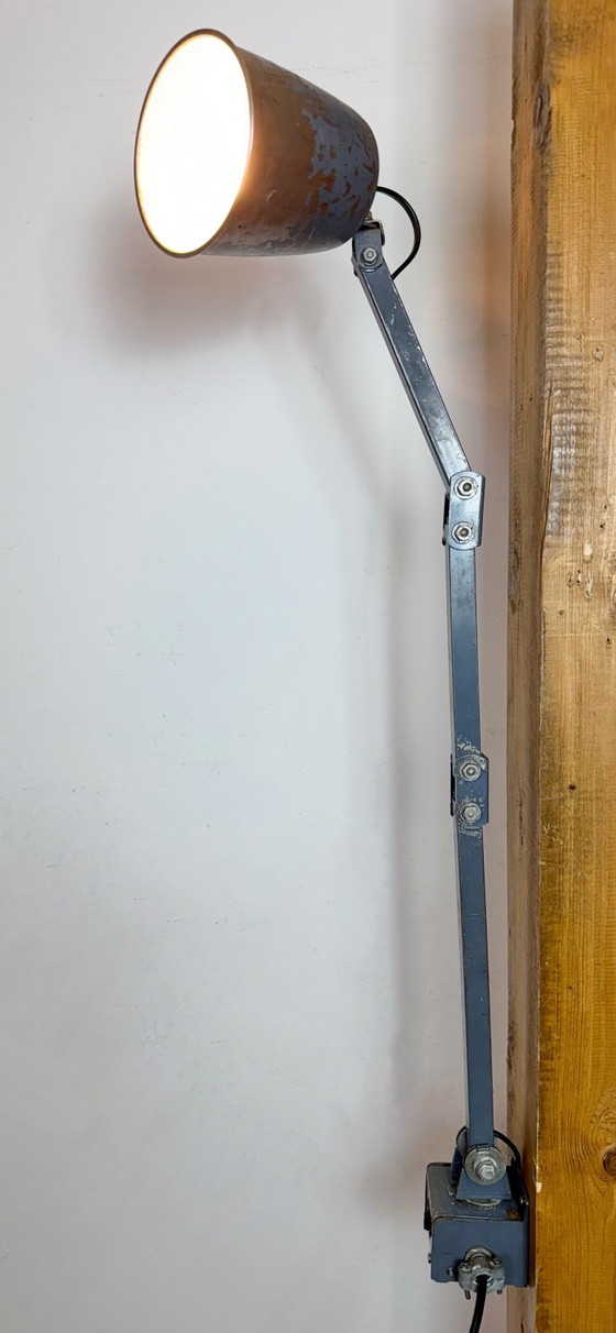 Image 1 of Industriële grijze verstelbare wandlamp van Memlite, jaren 60