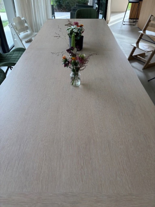 Van Rossum Tisch aus massivem Eichenholz