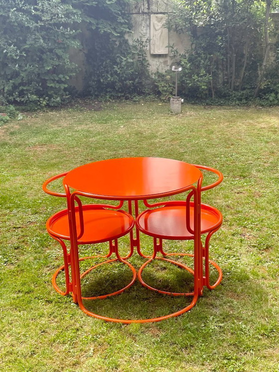 Image 1 of Gae Aulenti - oranje gelakte tuintafel
