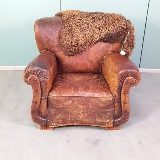 Image 1 of Poltrona in pelle borchiata del XIX secolo