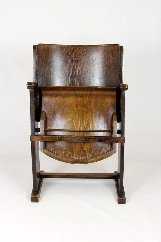 Image 1 of Fauteuil de cinéma vintage Ton (Thonet), tchèque des années 1940, siège de théâtre en bois