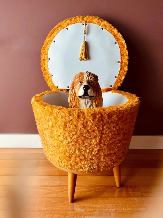 Image 1 of Puf de peluche ocre de los años 60