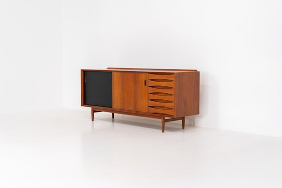 Image 1 of Zeldzaam “OS29” dressoir van Arne Vodder voor Sibast (Denemarken, jaren 50).