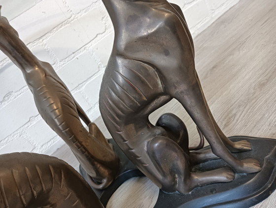 Image 1 of Coffee table, 3 Greyhounds as standard. Heavy, brass or bronze.