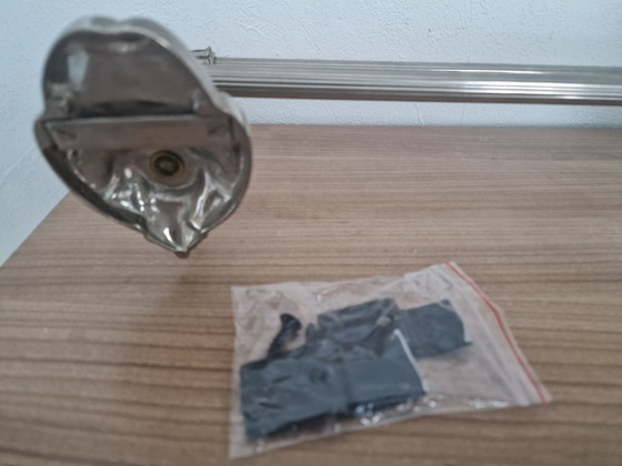 Image 1 of Portasciugamani doppio antico in metallo argentato