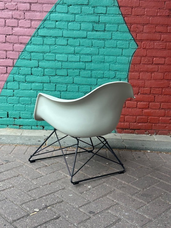 Vitra Eames LAR – Kuipstoelen, Metal, Plastic (photo 3 of 6)