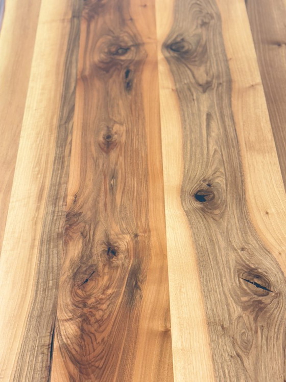 Image 1 of Massief houten eettafel van walnoothout / Tafel / Eettafel / Vergadertafel / Woonkamertafel / 199,5 cm breed