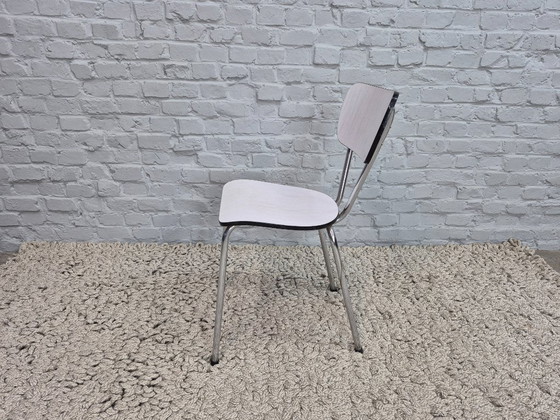 Image 1 of Sedie da cucina dal design vintage di Brabantia, in formica striata bianca e grigio chiaro, Paesi Bassi, anni '60 - Set di 2