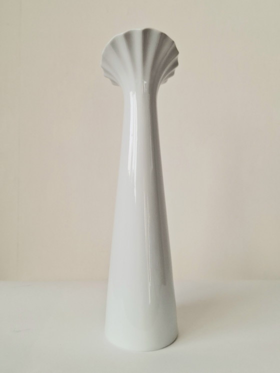 Image 1 of Tirschenreuth Designvaas | Slanke Vaas met Geschubde Kraag | Duits Porselein Jaren '80