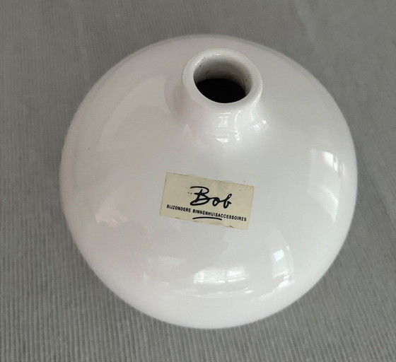 Image 1 of Round white vase by Bob, Special Interior Accessories