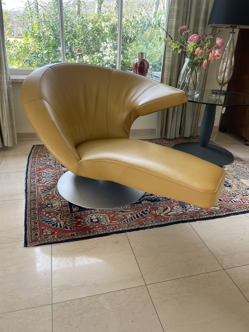 Poltroncina girevole Leolux Parabolica