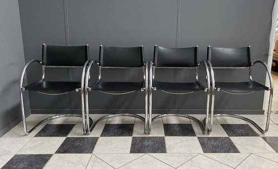 Image 1 of Ensemble de 4 chaises italiennes chromées et en cuir
